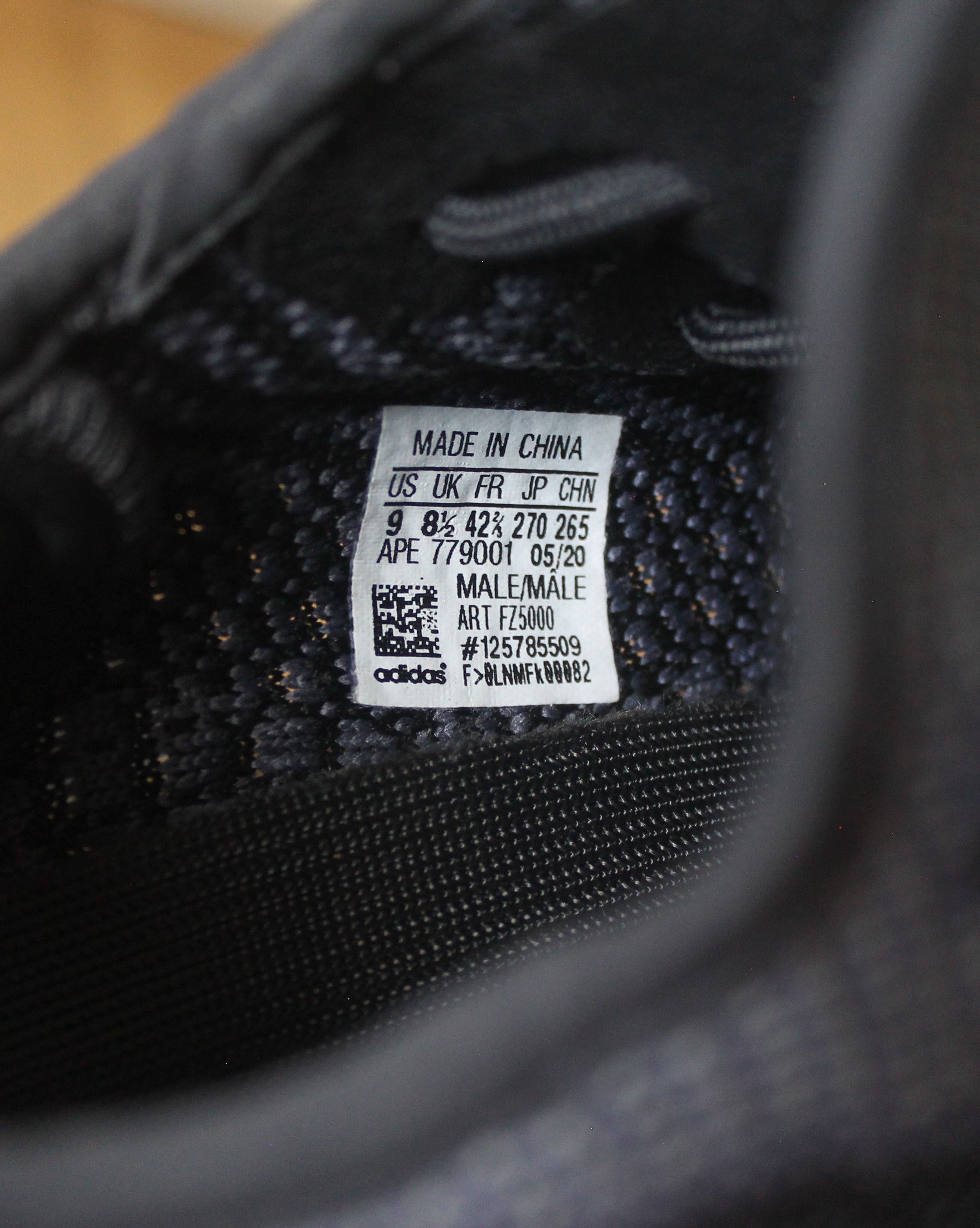 Adidas Yeezy Boost 350 V2 Carbon FZ5000 Size US 9 / EU 42 - 14 Thumbnail
