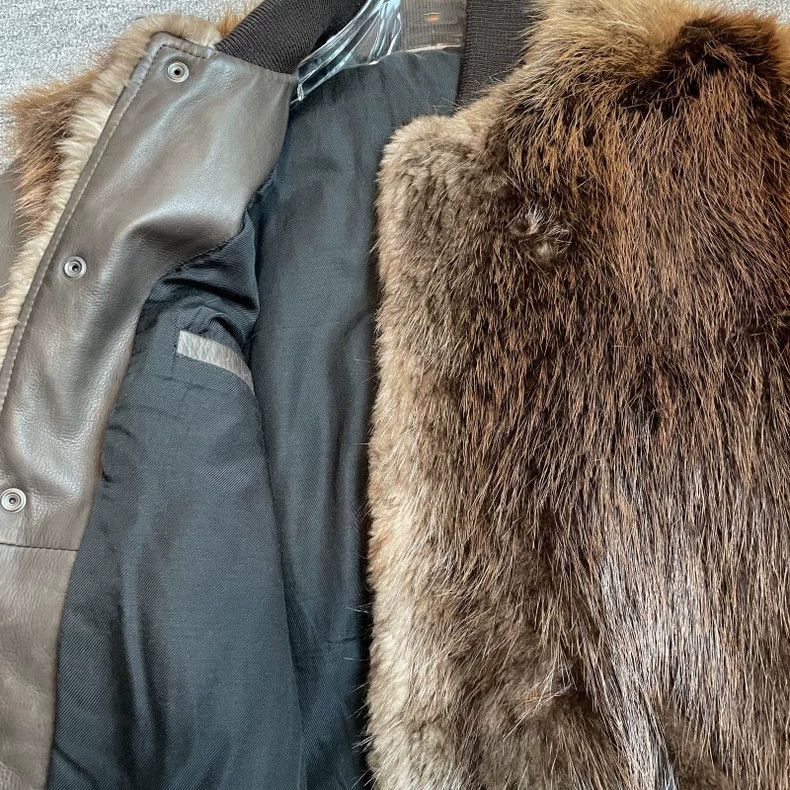 Givenchy Givenchy Size48 Beaver fur fur leather, size 48 Size US M / EU 48-50 / 2 - 4 Thumbnail