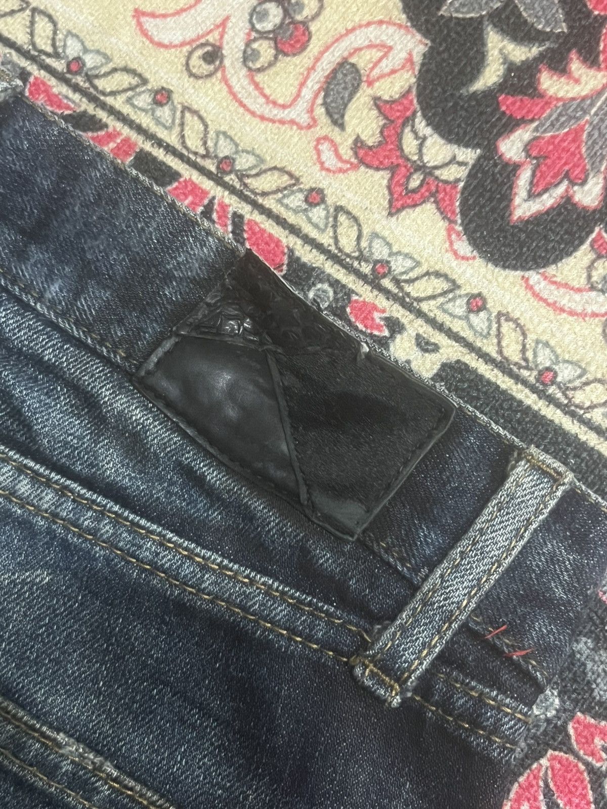 GOSTAR DE FUGA Japanese Brand Fuga Dark Washed Heavy Whisker Distress Jeans Size US 30 / EU 46 - 7 Thumbnail