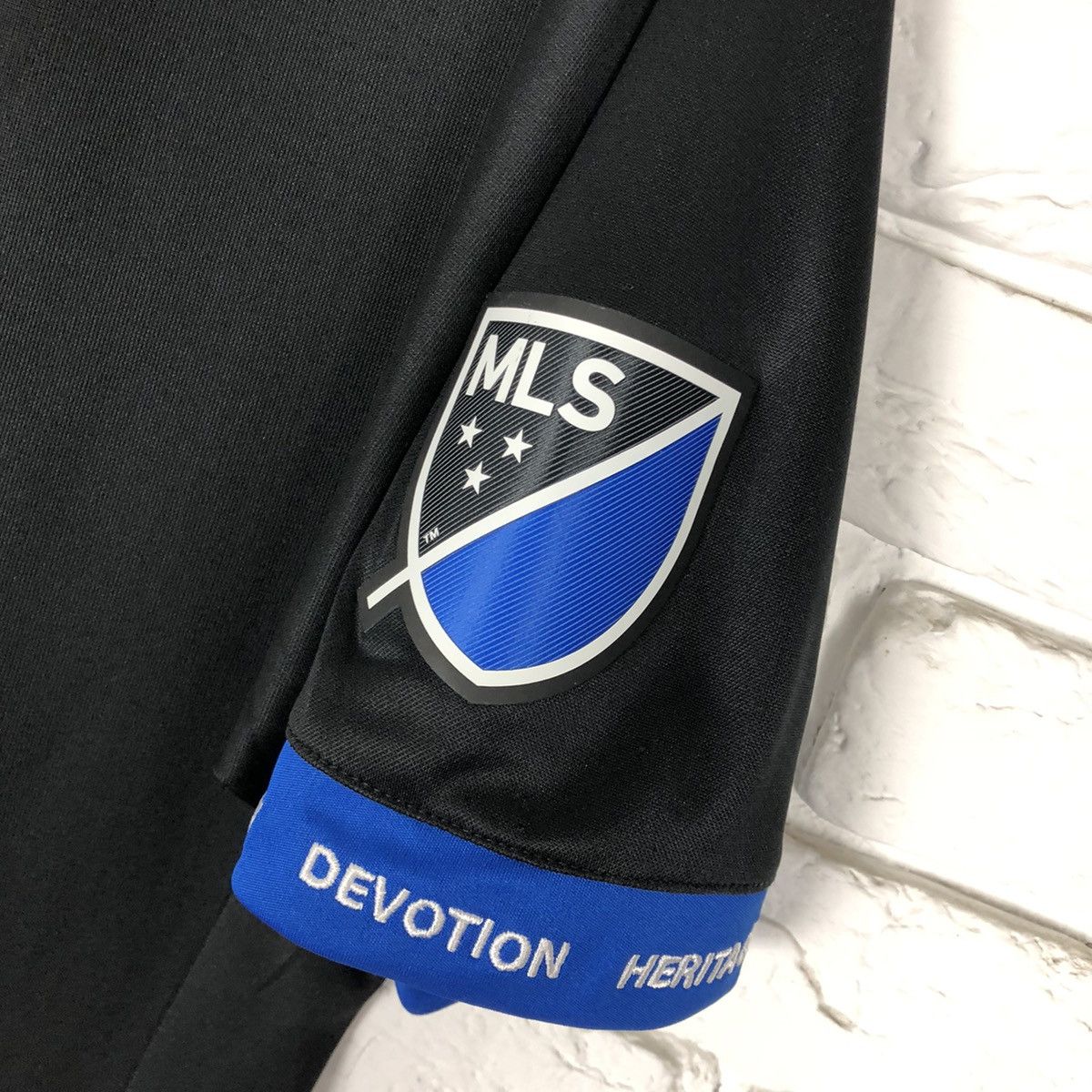 Adidas San Jose Earthquakes #3 Affolter Match Worn 2017 2018 jersey Size US M / EU 48-50 / 2 - 6 Thumbnail