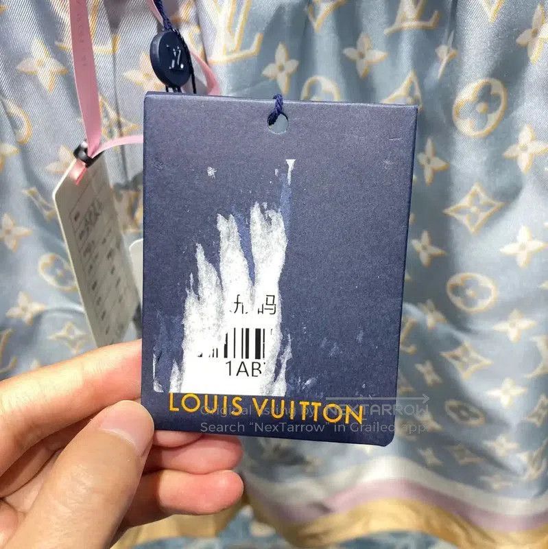 Other Louis Vuitton Colorblock Silk Women's Shorts . Size 37" - 6 Thumbnail