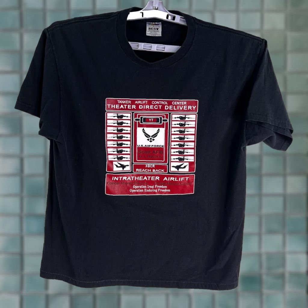 Fruit Of The Loom VINTAGE Fruit of the Loom T-Shirt Tanker Airlift Control Scott AFB IL Black Adult L Military 90s T-Shirt Mens Size US L / EU 52-54 / 3 - 1 Thumbnail
