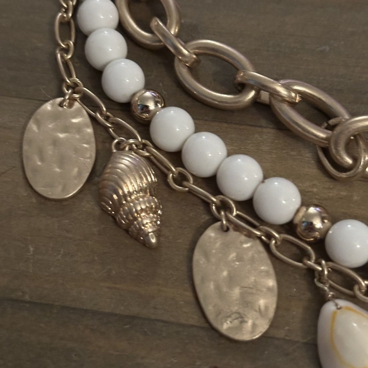 Nordstrom Nordstrom BP. chunky layered seashell charm necklace Size ONE SIZE - 5 Thumbnail