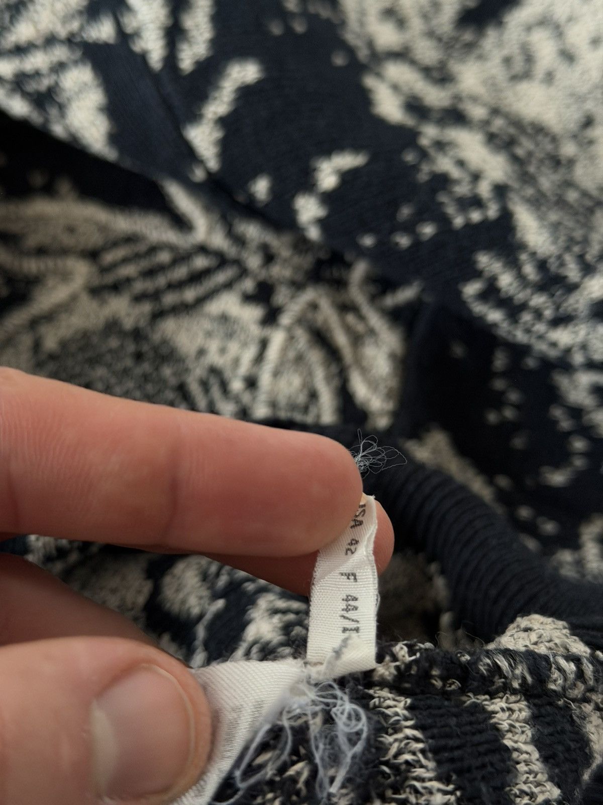 Hugo Boss Antique Archival Knitted Vintage Luxury Hugo Boss Sweater Size US L / EU 52-54 / 3 - 17 Thumbnail