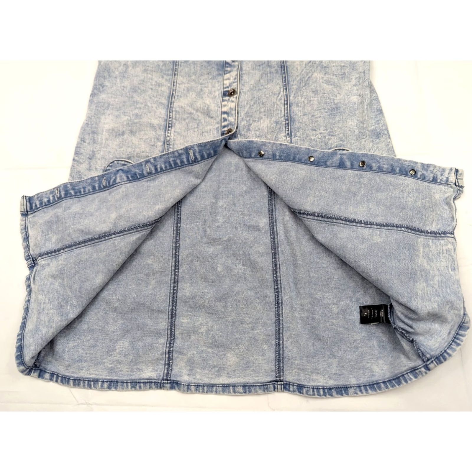 Hot Topic VINTAGE? No. BlackHeart Hot Topic Denim Overall Skirt Women XL Light Wash Button Long Skirt Size 40" / US 18 - 2 Thumbnail