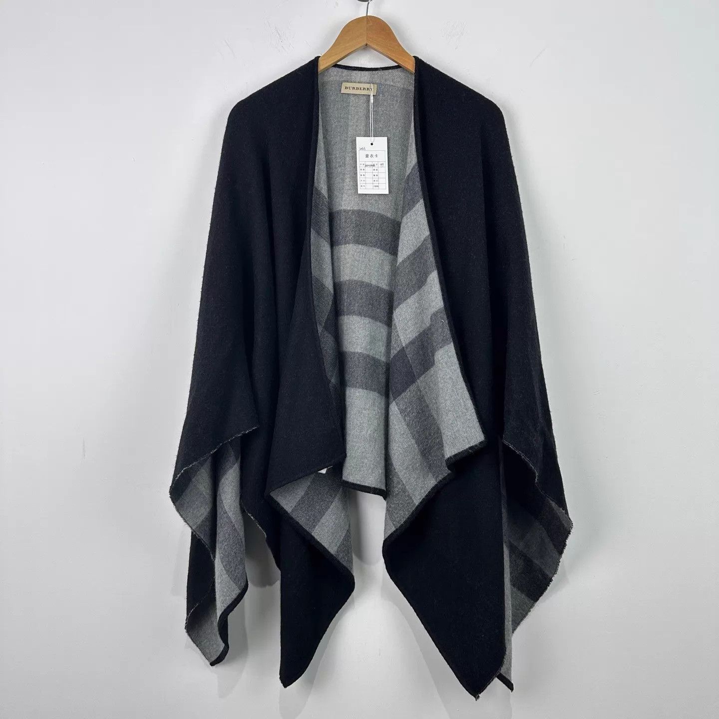 Burberry Burberry Wool Check Cape Shawl 140x140cm Flaws 2023 Size ONE SIZE - 1 Thumbnail