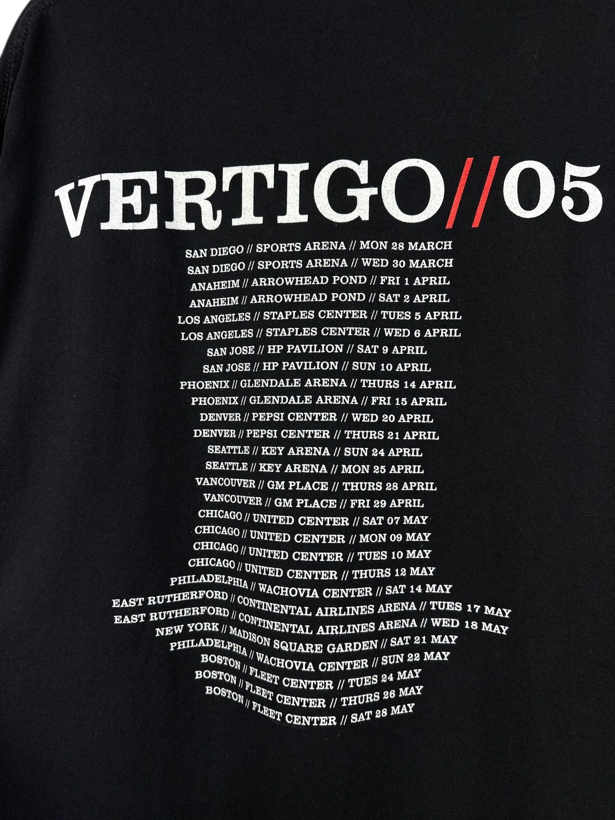 Band Tees Vintage 2005 U2 Vertigo Tour T-Shirt Rock Band Double Sided Size US L / EU 52-54 / 3 - 15 Thumbnail