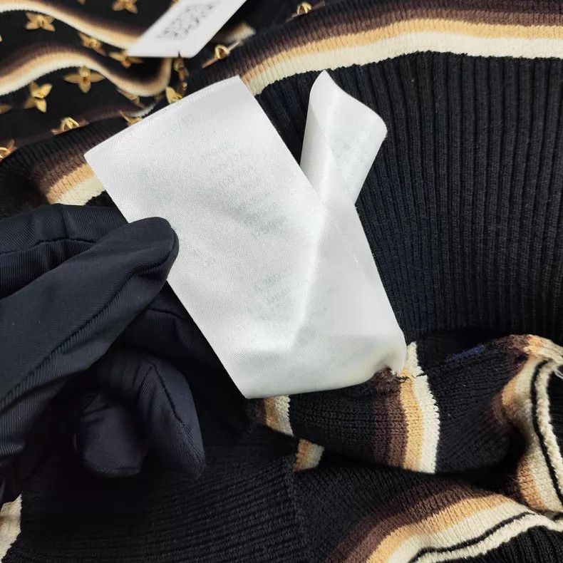 Louis Vuitton Louis Vuitton Black-and-brown starry striped sweater Size S / US 4 / IT 40 - 6 Thumbnail