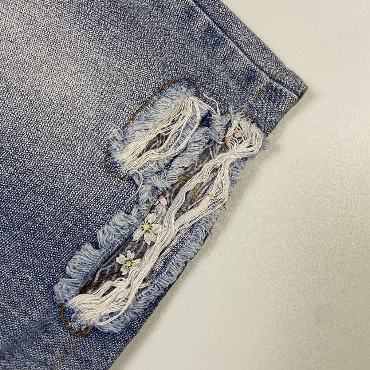 Japanese Brand Nylaus Crew Design Works Distressed Denim Shorts Size US 29 - 4 Thumbnail