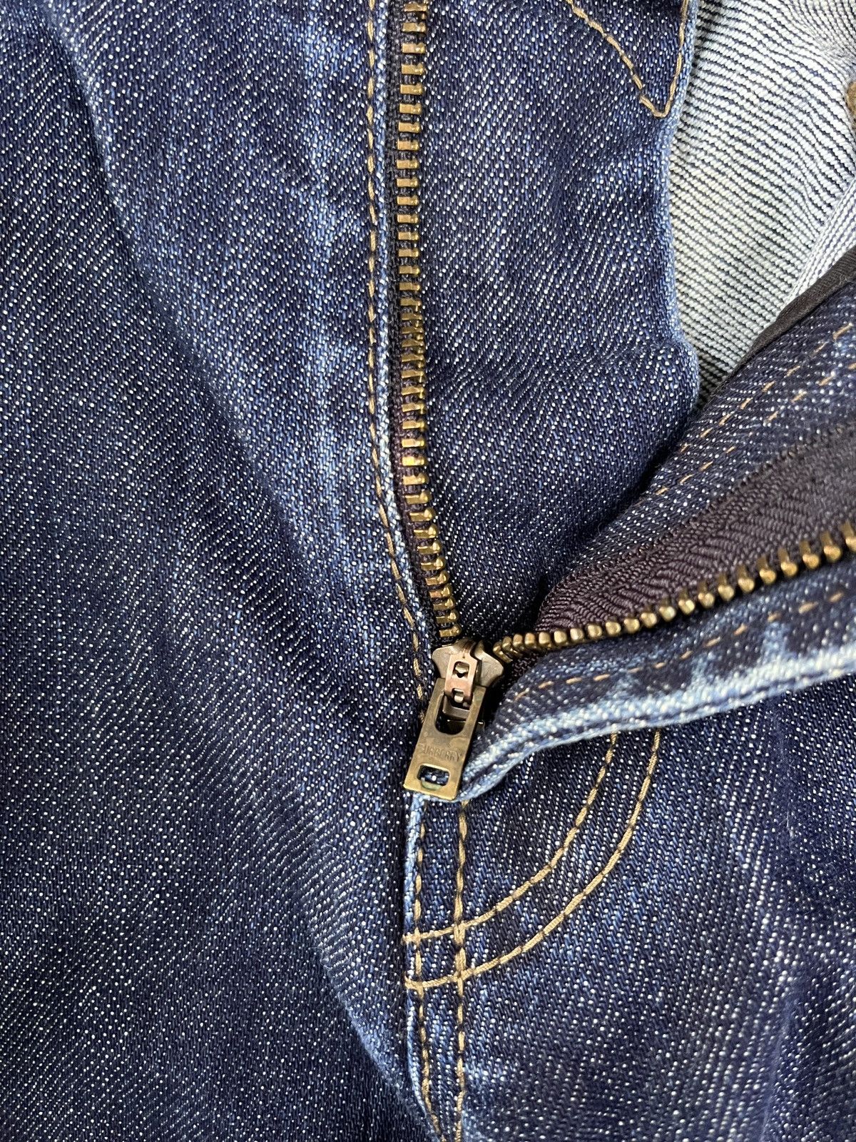 Burberry Burberry BRIT Non Selvedge Indigo Denim Straight Cut Jeans Size US 32 / EU 48 - 8 Thumbnail