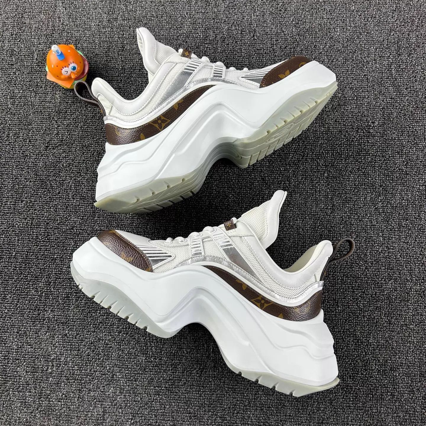Louis Vuitton Louis Vuitton Archlight 2.0 white size 37.5 Size US 7 / IT 37 - 3 Thumbnail