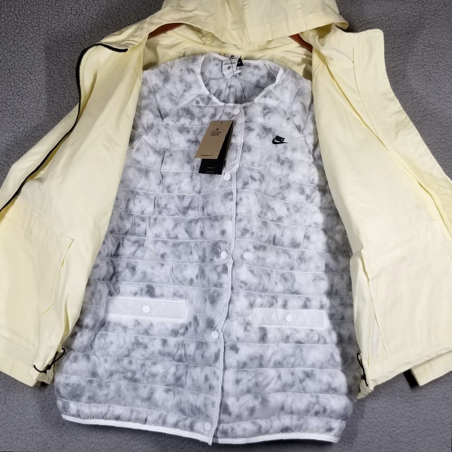 Nike VINTAGE Nike Women's 3-in-1 Therma-Fit Jacket Casual Fall Winter Puffer Cream White Size L / US 10 / IT 46 - 3 Thumbnail