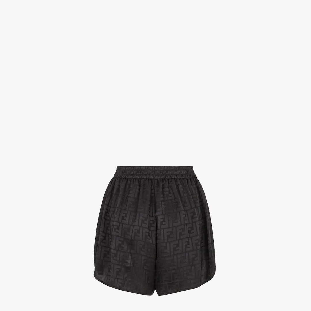 Fendi o1s1wg110925 Short in Black Size 27" / US 4 / IT 40 - 2 Thumbnail