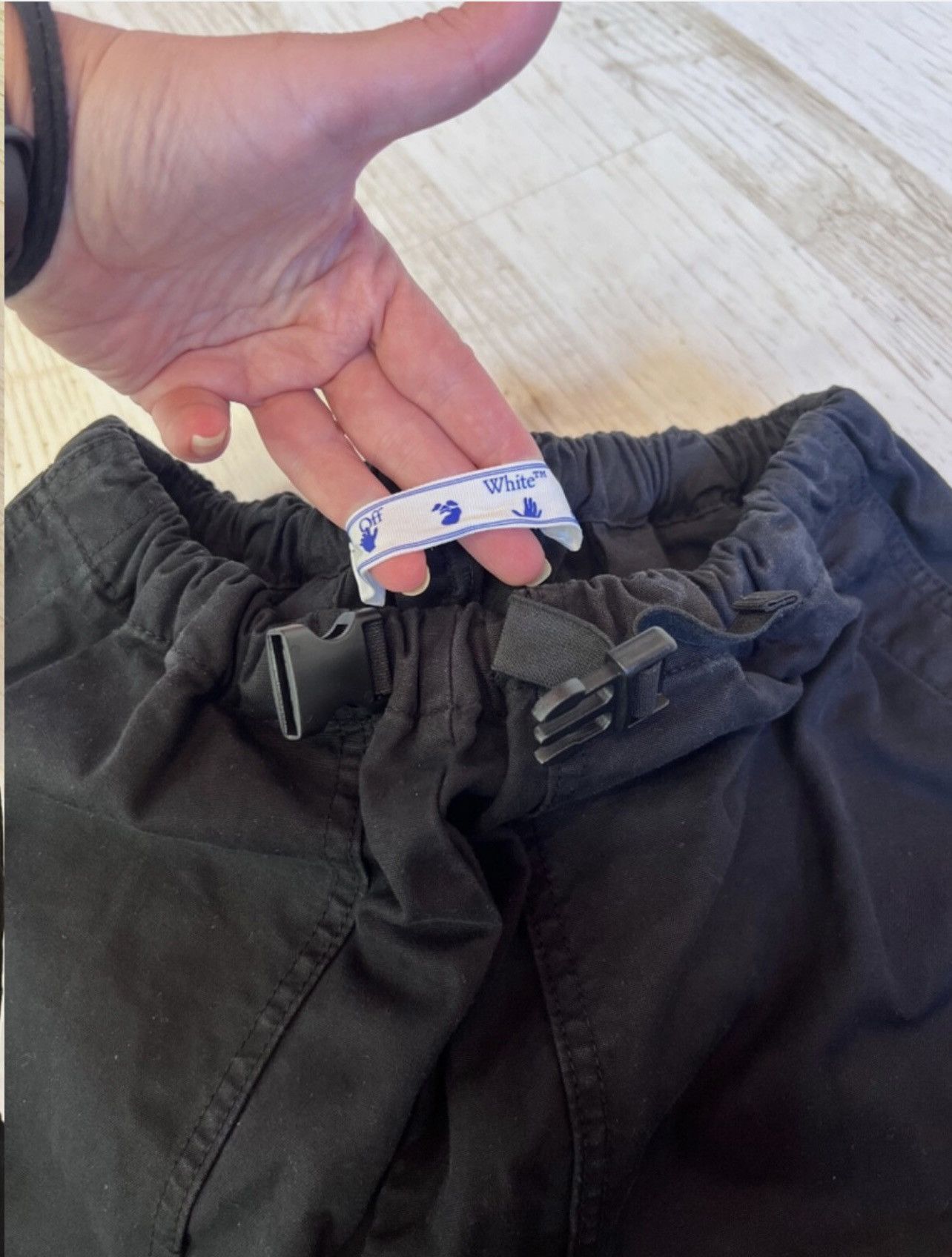 Off-White Off-White Buckled Cargo Pants with Straps – Size 34 Size US 34 / EU 50 - 11 Thumbnail