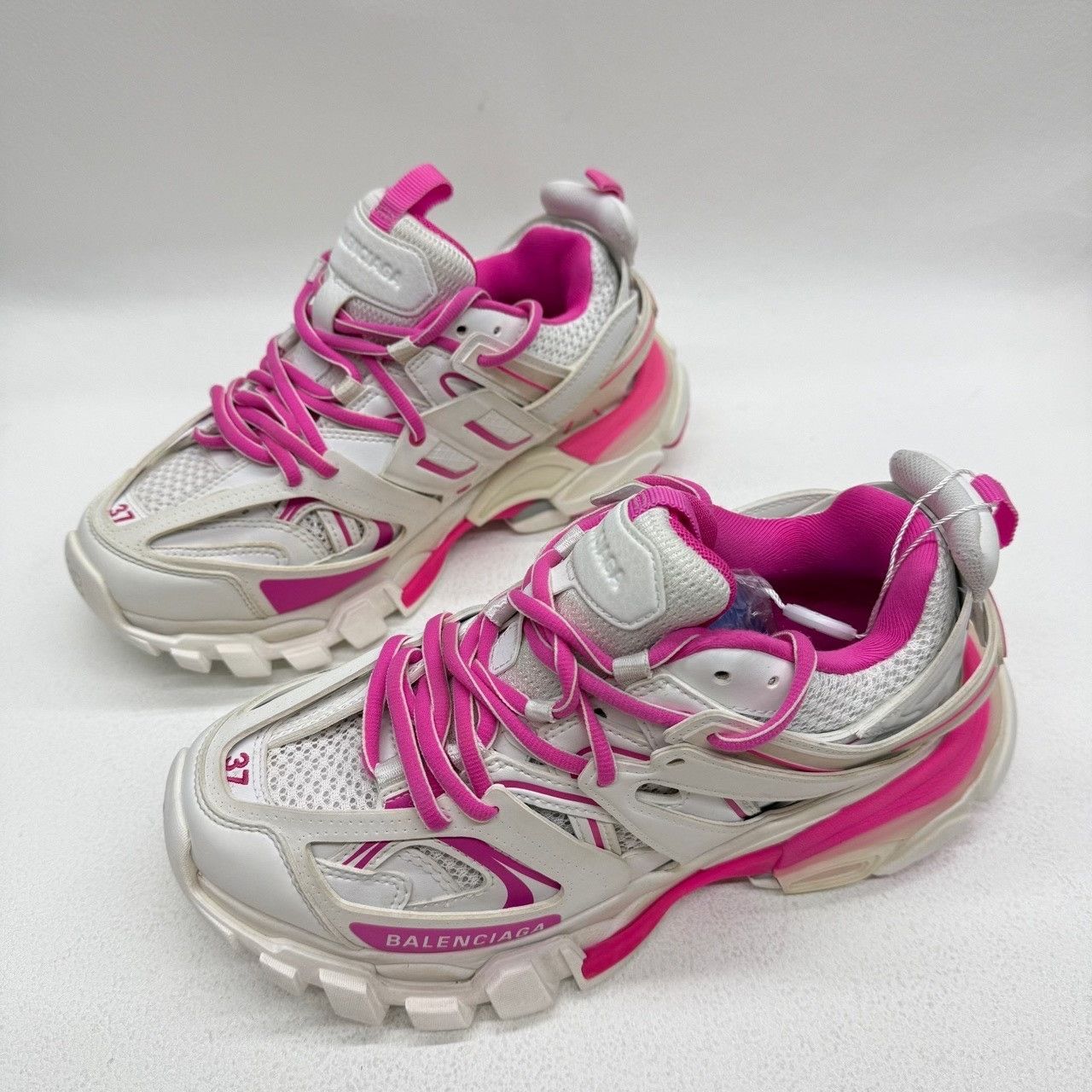 Balenciaga Balenciaga Pink Lowtop Sneakers us_6-5 Women Size US 6.5 / IT 36.5 - 1 Thumbnail