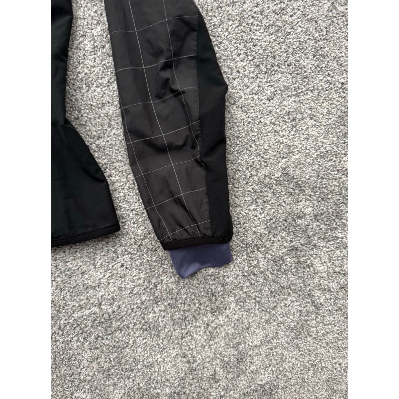 Adidas Adidas Running Jacket Womens XS Windbreaker Zip Chest Pocket Lightweight Check Pattern 2013 Streetwear Gorpcore Nike? Size XS / US 0-2 / IT 36-38 - 2 Thumbnail