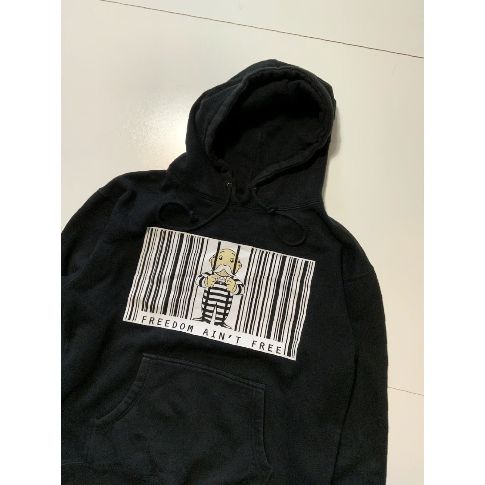 Vintage VINTAGE Bait X Monopoly Hasbro Freedom Ain’t Free Jail Black Fleece Pullover Hoodie Sz.L (Men) Large Black Pullover Hoodie Mens Size US L / EU 52-54 / 3 - 4 Thumbnail