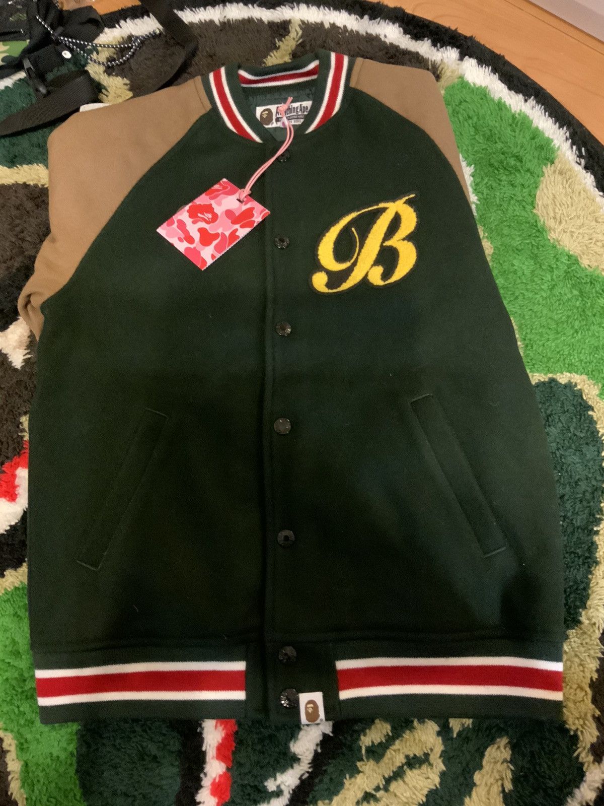 Bape A BATHING APE COLLEGE VARSITY JACKET WOMENS GREEN SIZE XS Size XS / US 0-2 / IT 36-38 - 2 Thumbnail