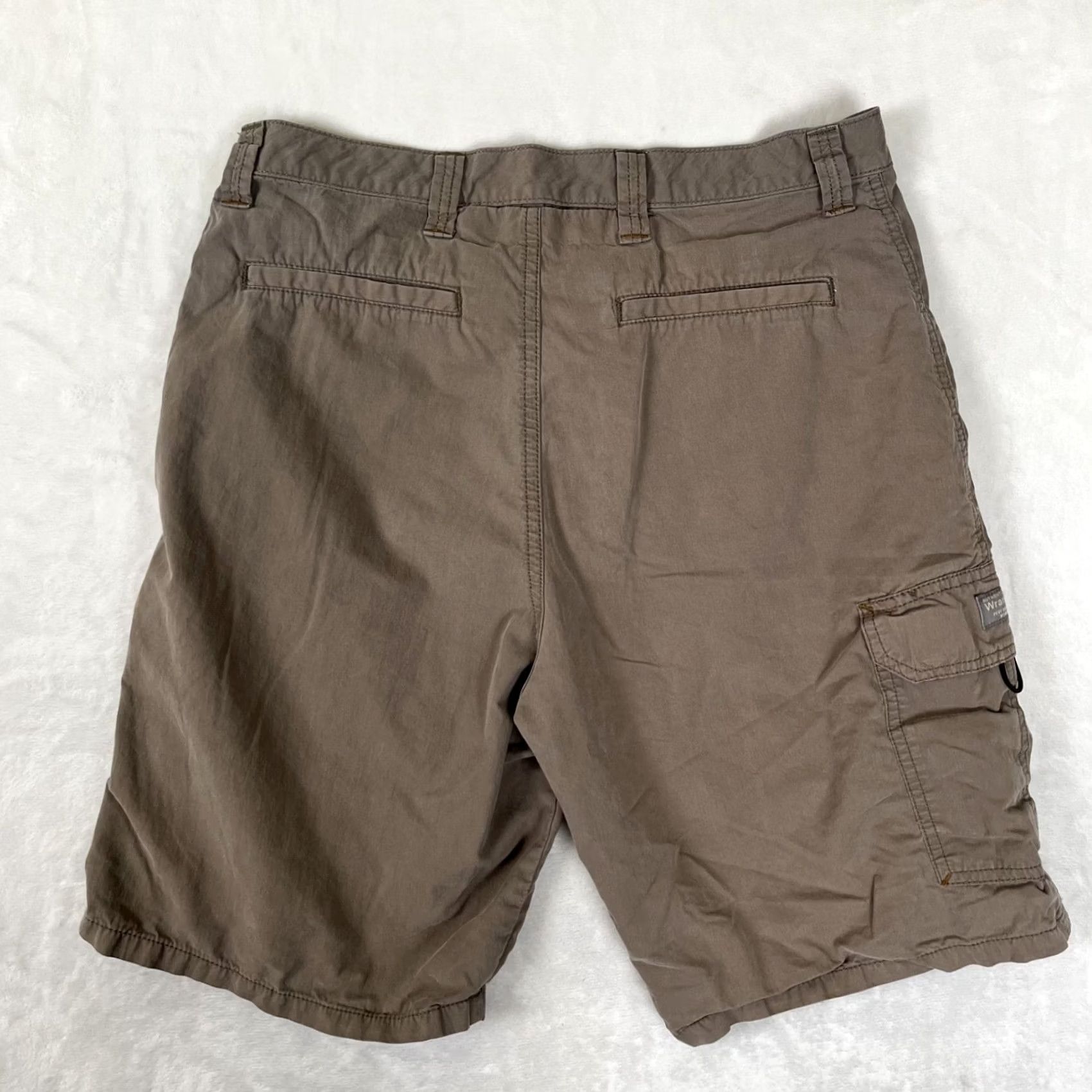 Wrangler VINTAGE Wrangler Shorts Mens 32 Brown Cargo Nylon Blend 9 Inseam Utility Y2K Size US 32 / EU 48 - 7 Thumbnail