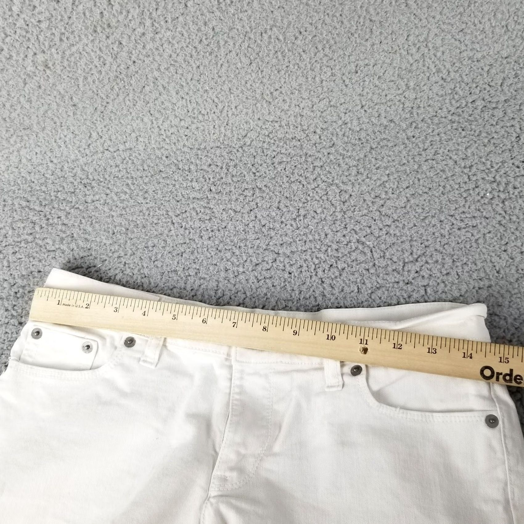 Banana Republic Banana Republic Shorts Womens 28W White Denim Cuffed Pockets 28W Regular 2R Size 28" / US 6 / IT 42 - 4 Thumbnail