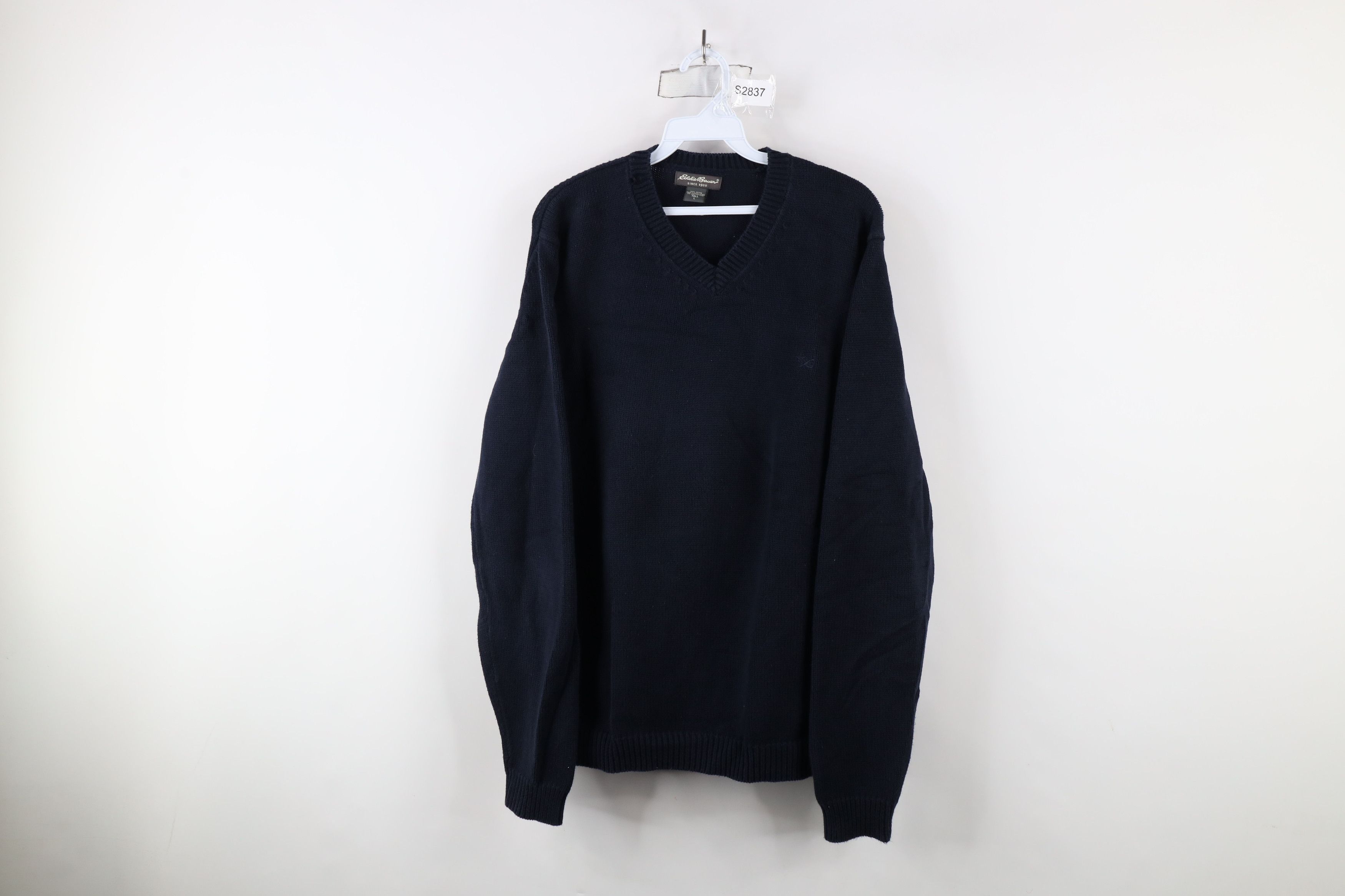 Eddie Bauer × Vintage Vintage Eddie Bauer Distressed Cotton Knit V-Neck Sweater Size US L / EU 52-54 / 3 - 1 Thumbnail