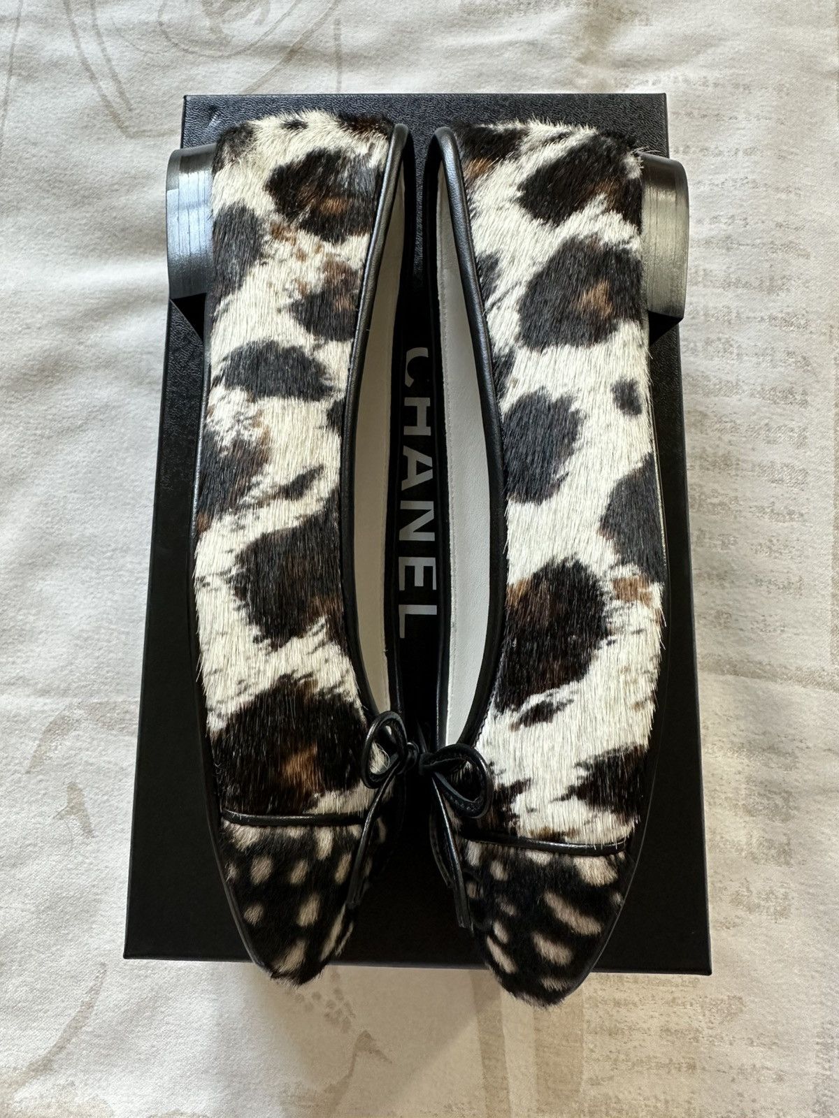 Chanel Chanel 2026S pony hair ballet flat size 36 Size US 6 / IT 36 - 5 Thumbnail