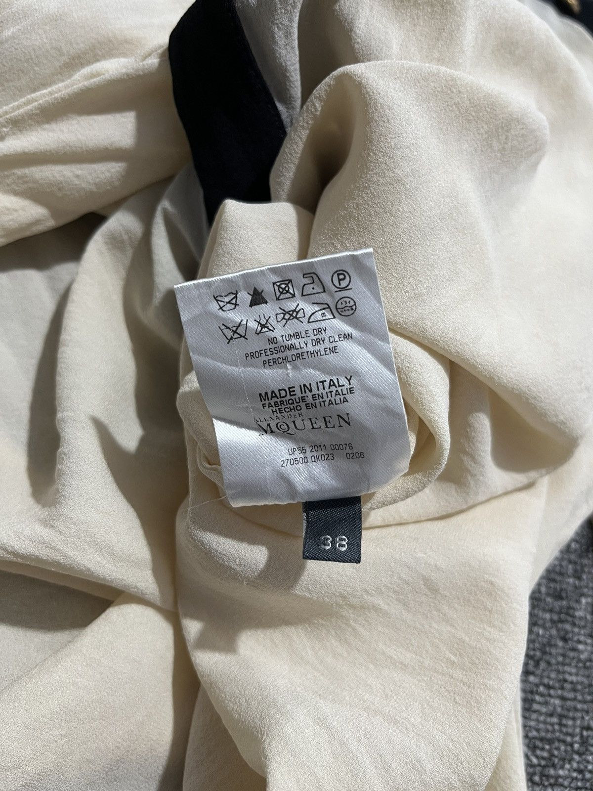 Alexander McQueen FW2011 Alexander McQueen Millitary silk shirt Size XS / US 0-2 / IT 36-38 - 13 Thumbnail