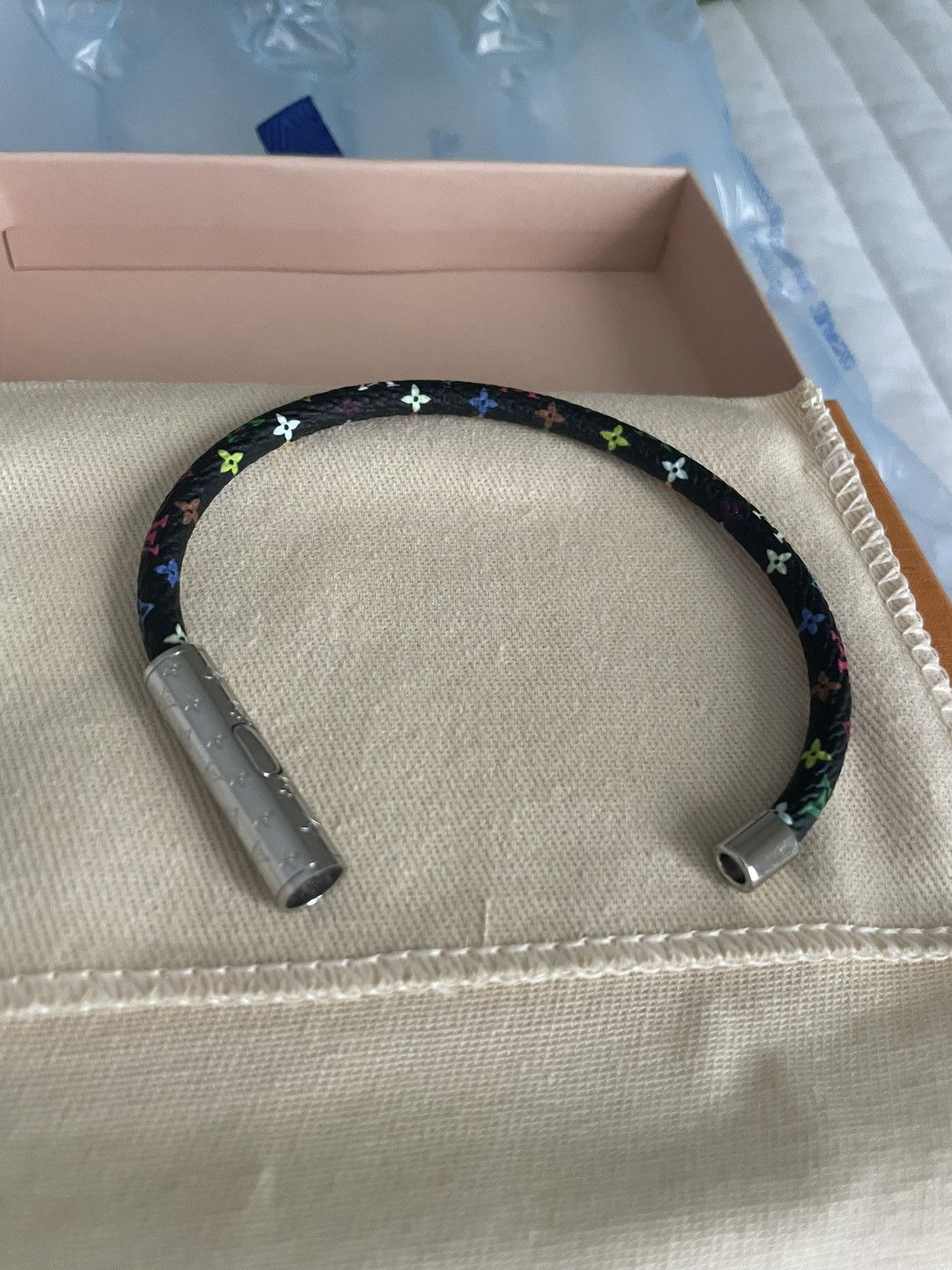 Louis Vuitton × Takashi Murakami Louis Vuitton x Takashi Murakami LV Confidential Bracelet Size ONE SIZE - 11 Thumbnail