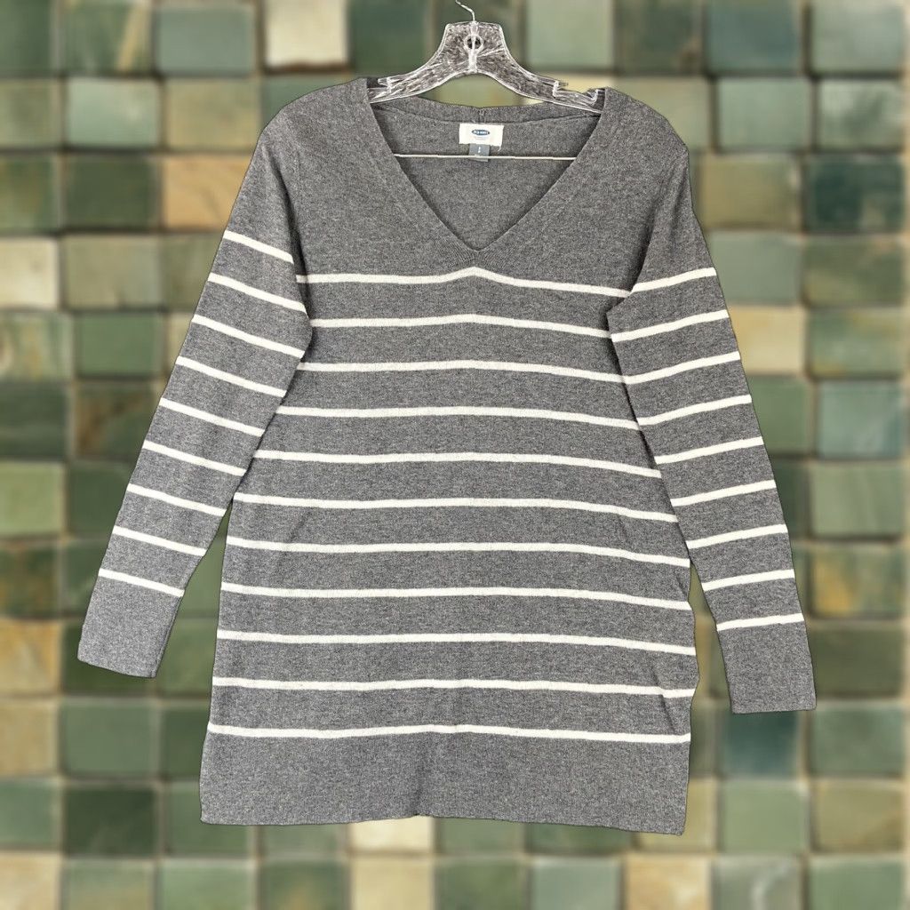 Old Navy VINTAGE? No. Old Navy Knit Blouse Gray White Stripe Long Sleeve Women’s S Gray Striped Knit Blouse Women's Small Size S / US 4 / IT 40 - 1 Thumbnail