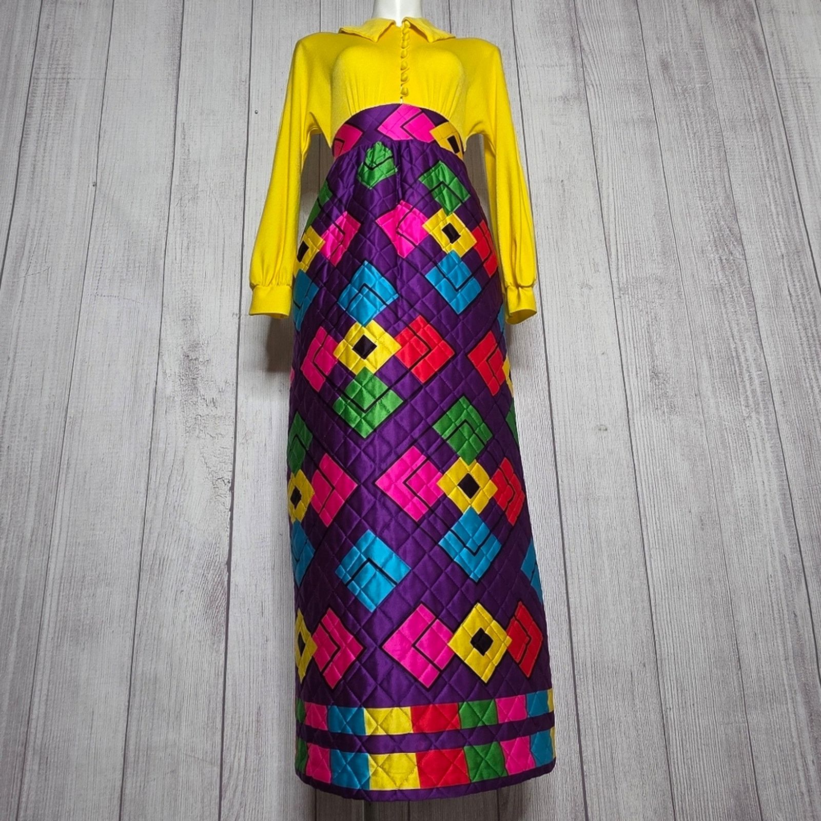 Vintage VTG Vivid Groovy Maxi Dress Dagger Collar Quilted Skirt Size XS / US 0-2 / IT 36-38 - 5 Thumbnail