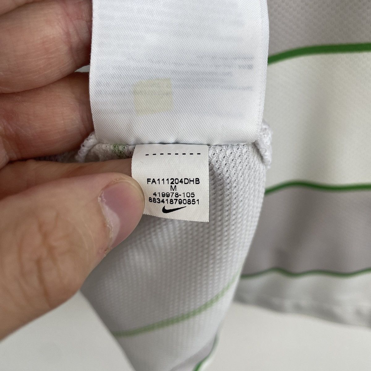 Nike Celtic Nike Away Soccer Jersey Shirt Men 2011/2012 size M Size US M / EU 48-50 / 2 - 14 Thumbnail