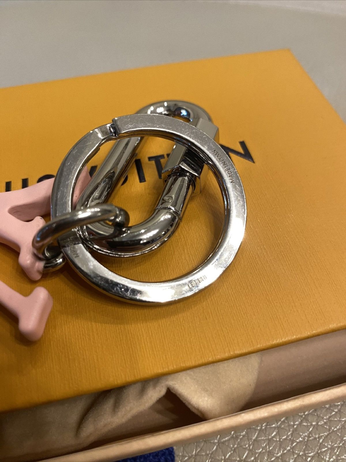 Louis Vuitton LV Key Holder And Bag Charm Size ONE SIZE - 3 Thumbnail