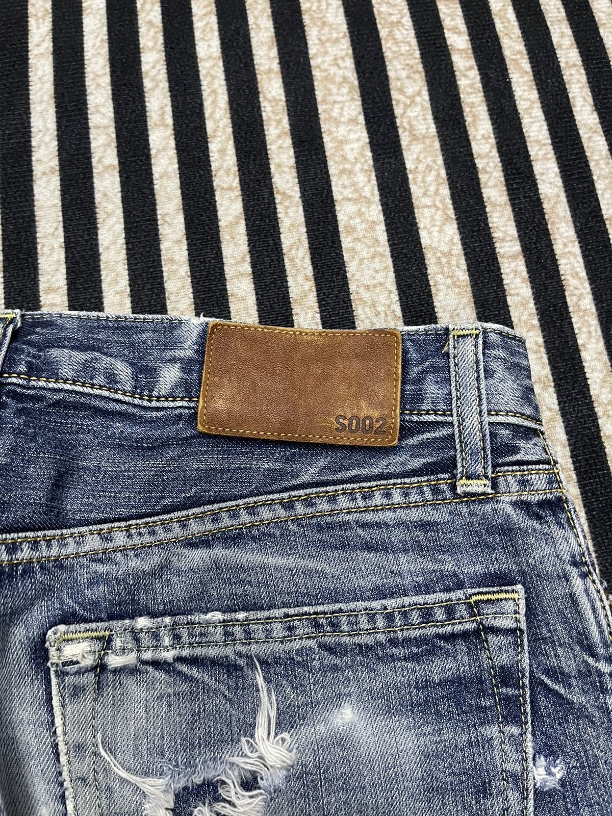 Beauty Beast 2000s UNIQLO MUDWASH DENIM DISTRESSED JEANS Size US 30 / EU 46 - 20 Thumbnail