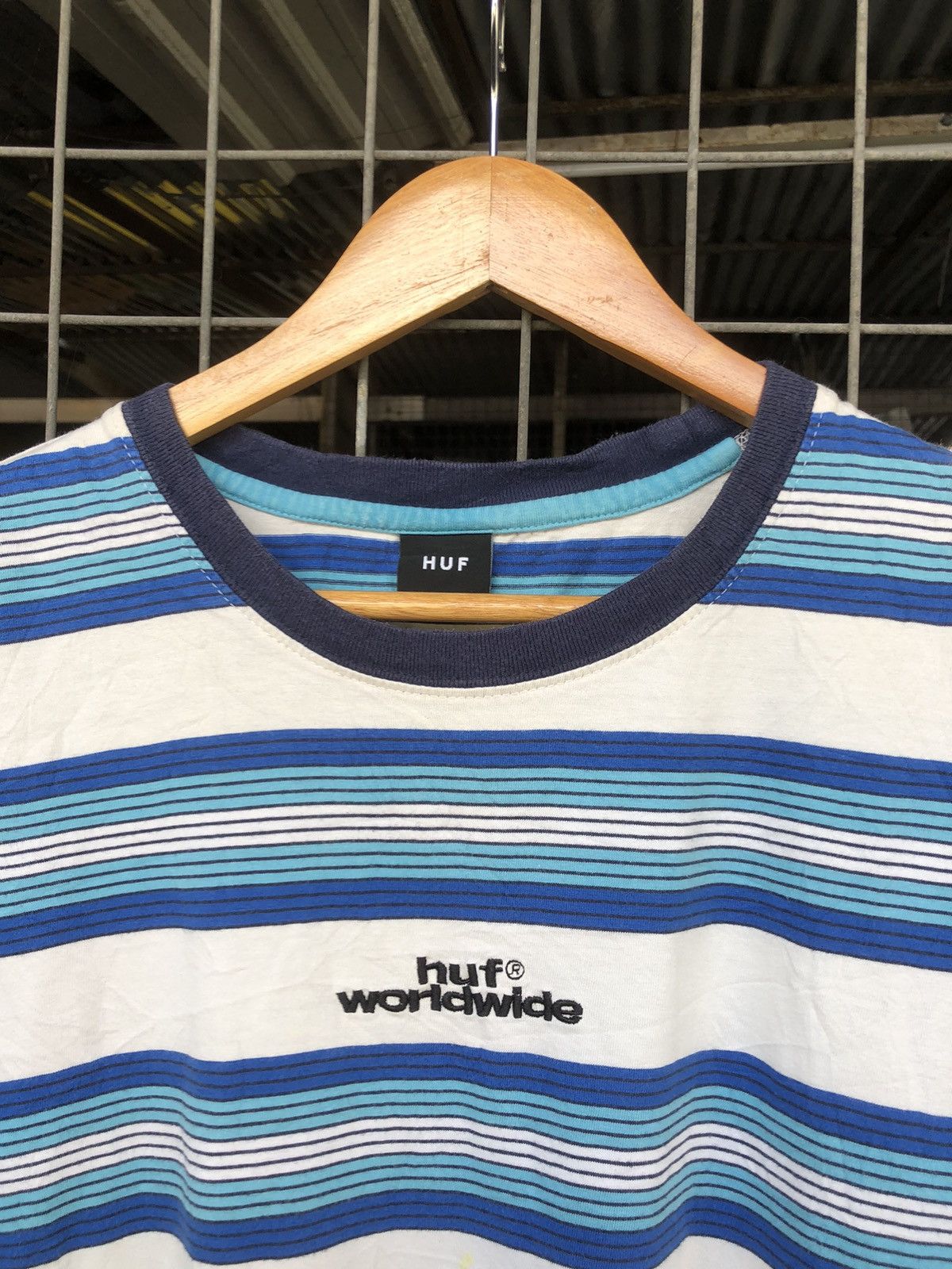 Japanese Brand × Vintage Vintage Y2K HUF WORLDWIDE Streetwear Centre Logo Tee Size US XL / EU 56 / 4 - 2 Thumbnail