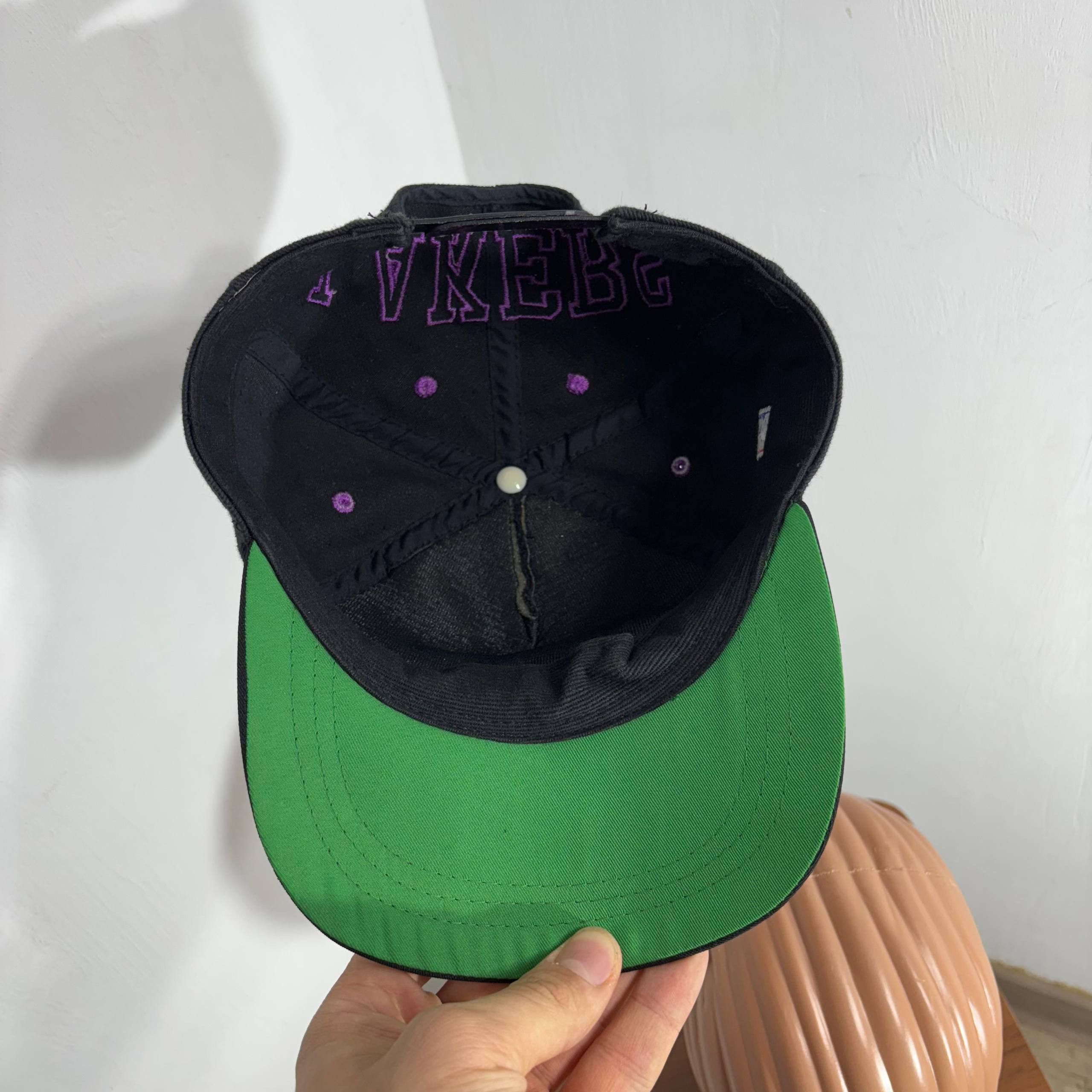 Vintage VINTAGE 90s NBA LA Lakers Black Purple Snapback Cap Hat Size ONE SIZE - 6 Thumbnail