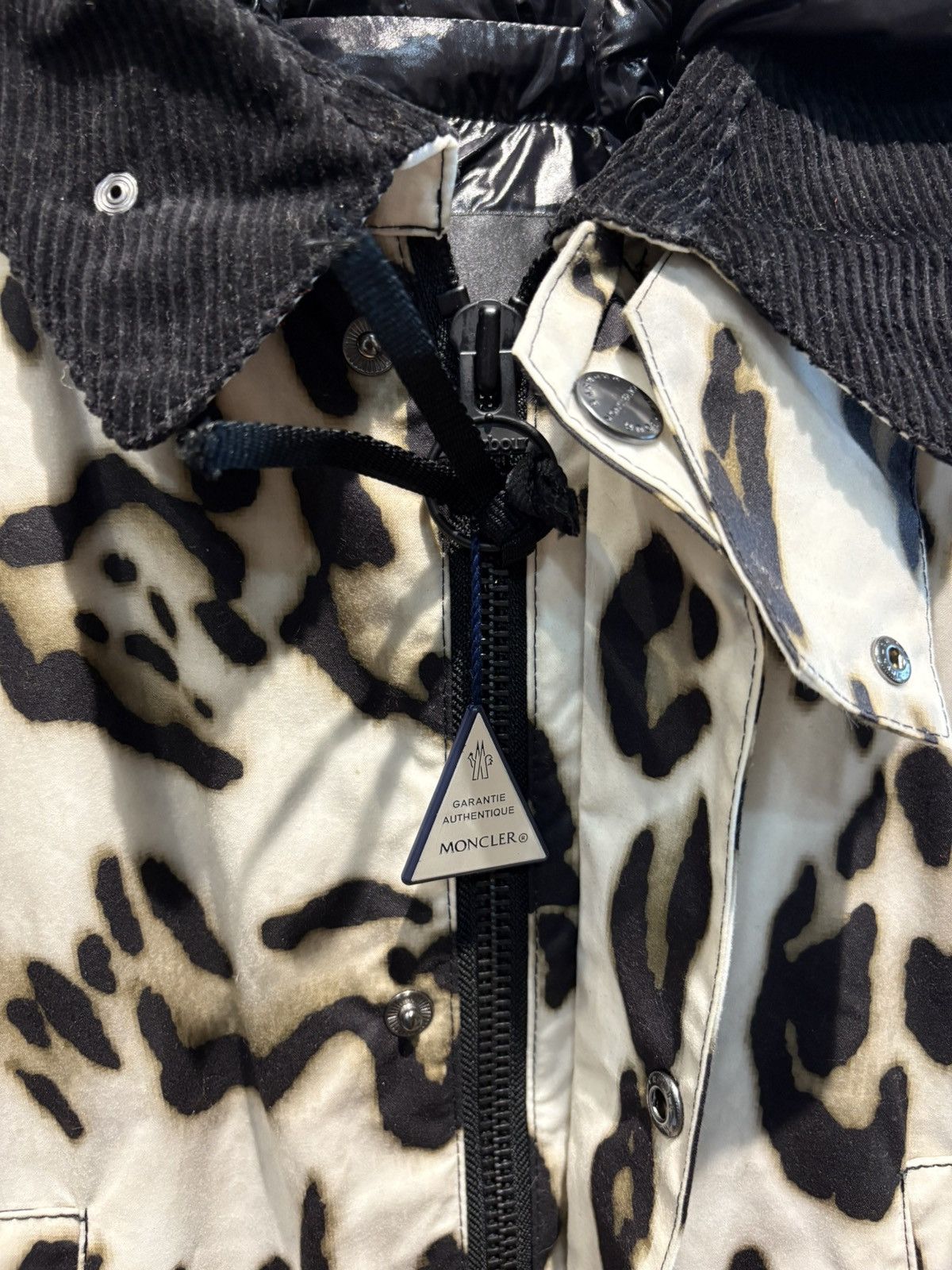 Barbour × Moncler Genius Moncler Genius X Barbour 1952 Leopard down jacket Size US L / EU 52-54 / 3 - 4 Thumbnail
