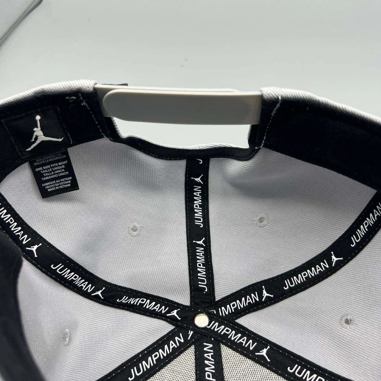 Jordan Brand Air Jordan Hat Men Gray Embroidered Jumpman Script Snap Back Size ONE SIZE - 3 Thumbnail