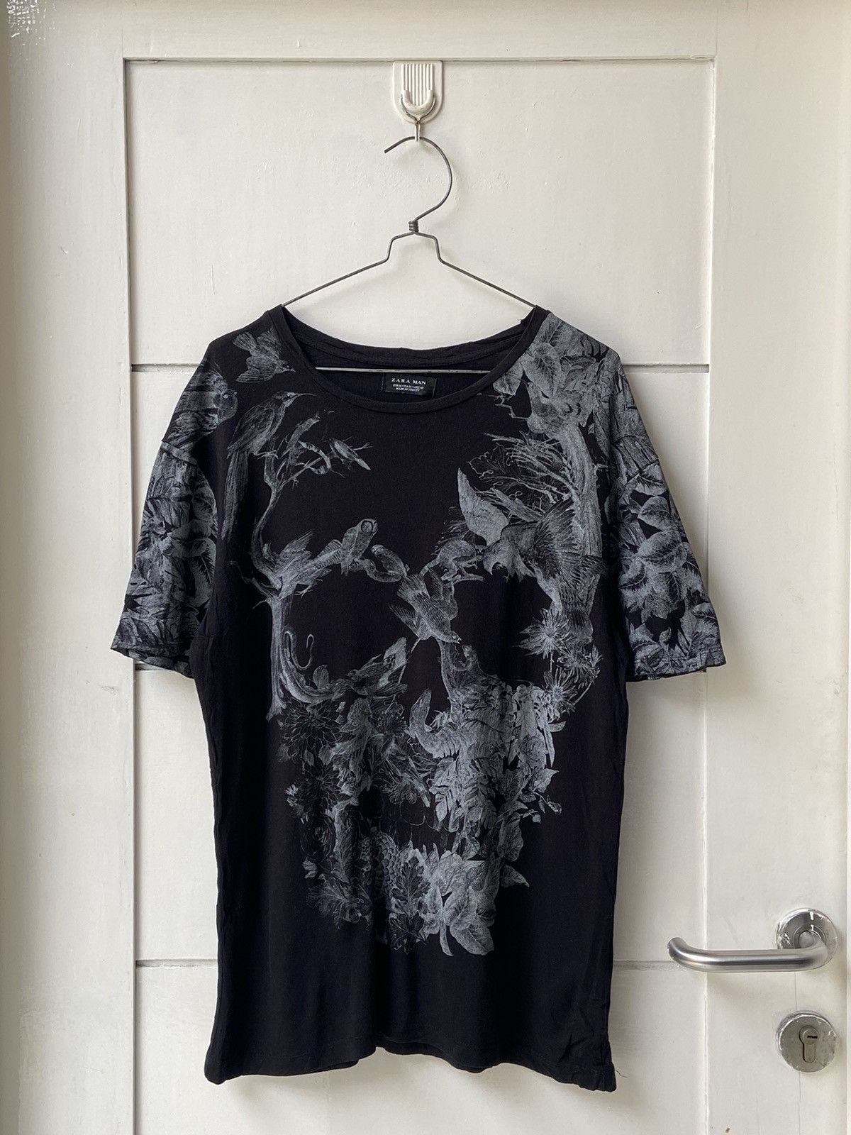 Zara ZARA MAN Black Motive T-shirt Size US S / EU 44-46 / 1 - 1 Thumbnail