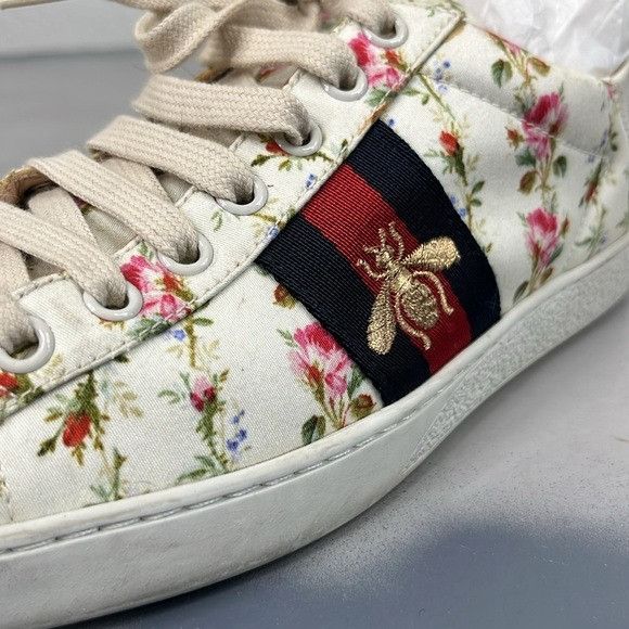 Gucci Gucci Low Cut Ace Floral 2017 Bumble Bee Embroidered Leather Size US 7 / IT 37 - 11 Thumbnail