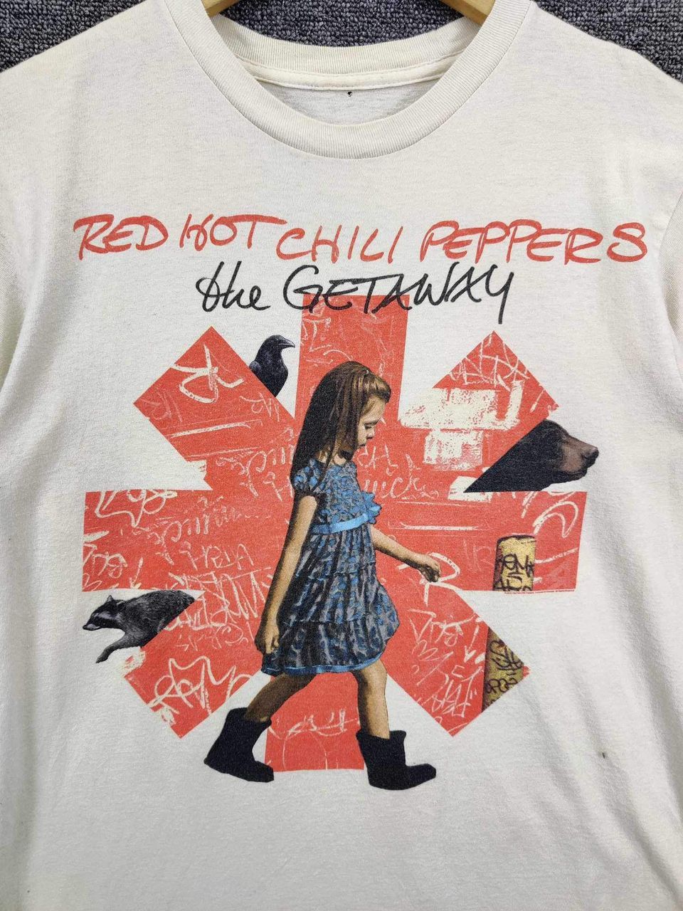 Band Tees × Vintage Vintage Red Hot Chili Peppers The Getaway Band Tees Tshirts Size US M / EU 48-50 / 2 - 7 Thumbnail