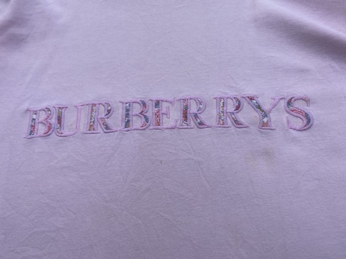 Vintage Rare Vintage 90s Burberry Embossed Tshirt Size US L / EU 52-54 / 3 - 8 Thumbnail