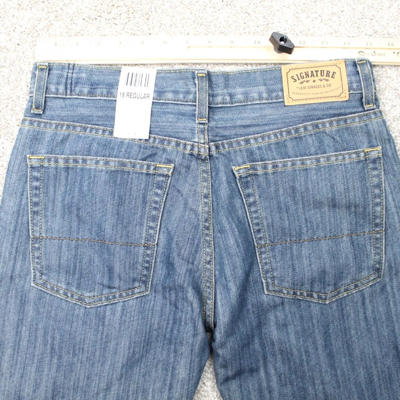 Vintage Signature Levi Strauss Jeans NWT Womens 18 Regular Blue Slim Straight 30" inseam Jeans Size 40" / US 18 - 7 Thumbnail