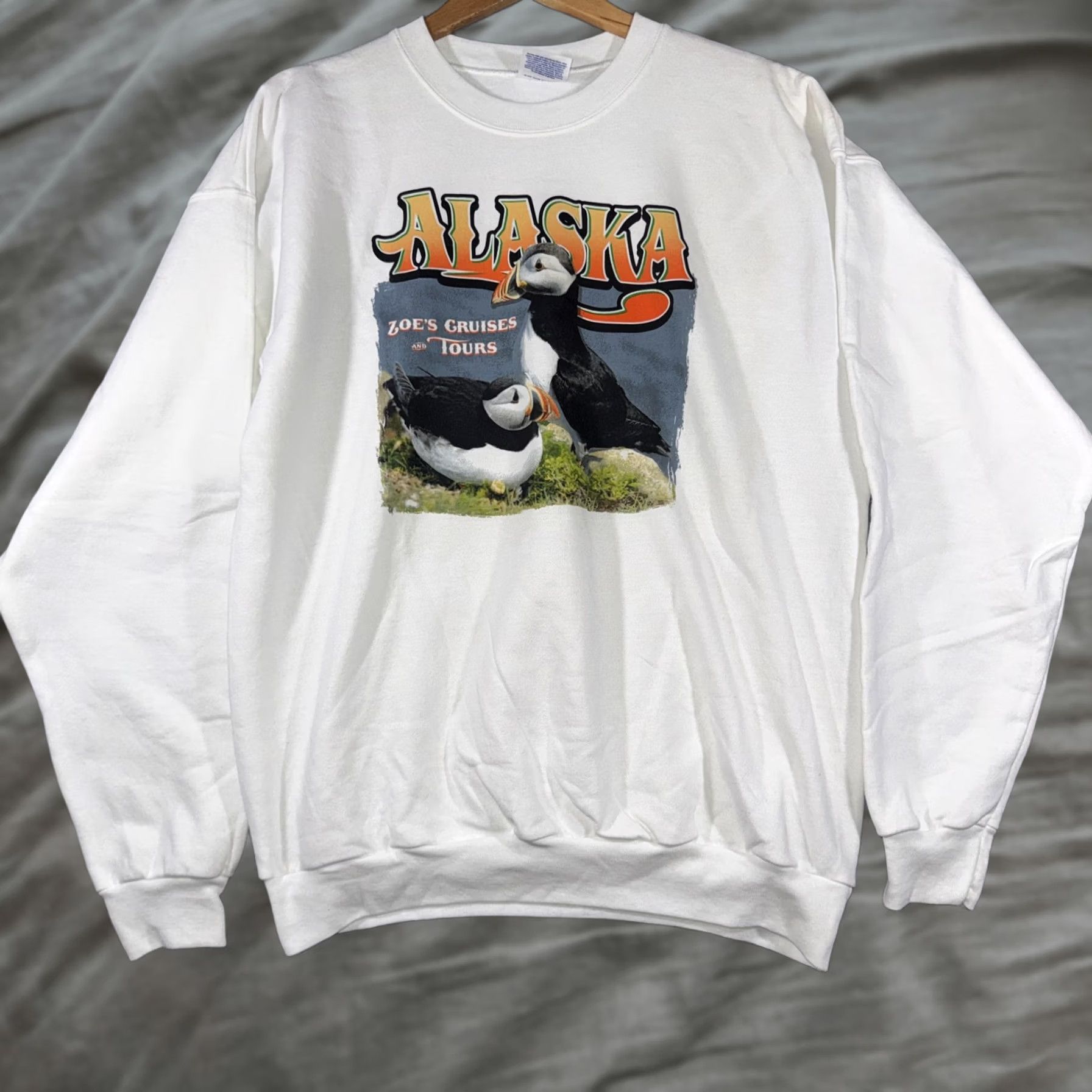 Hanes Vintage Hanes Sweatshirt Crew Neck Mens L White Puffin Graphic Alaska Zoe's Cruises and Tours Graphic Print Fleece 50/50 Pullover Size US L / EU 52-54 / 3 - 1 Thumbnail