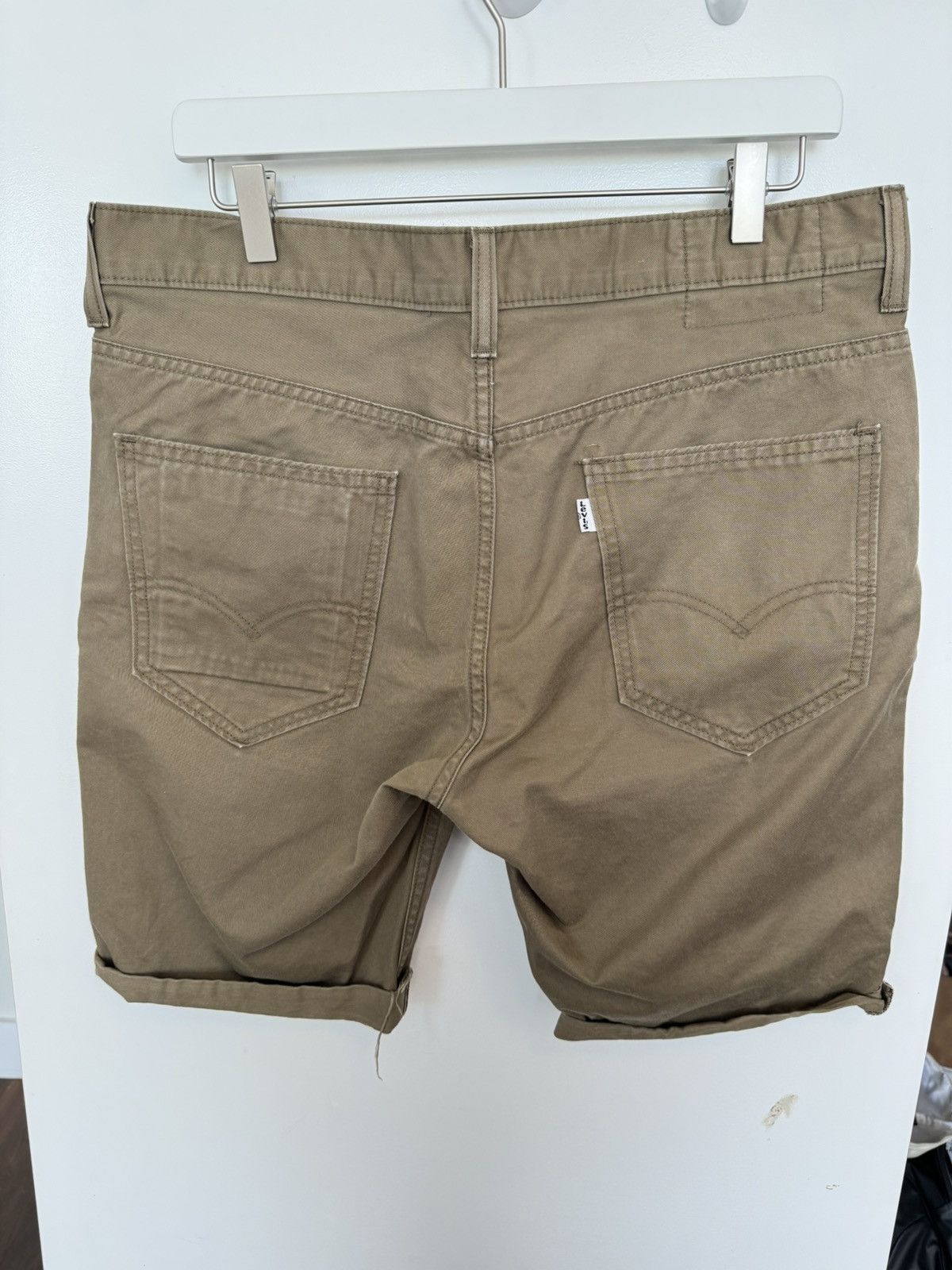 Levi's Levi’s Khaki Shorts Size US 33 - 2 Thumbnail