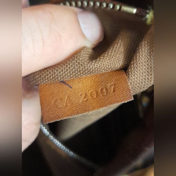 Louis Vuitton Louis Vuitton Monogram Batignolles Horizontal Shoulder Bag Size ONE SIZE - 14 Thumbnail