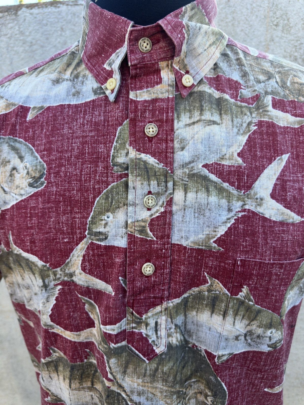 Reyn Spooner Reyn Spooner Men's S Red Fish Print Gyotaku Nappi Hawaiian Size US S / EU 44-46 / 1 - 3 Thumbnail