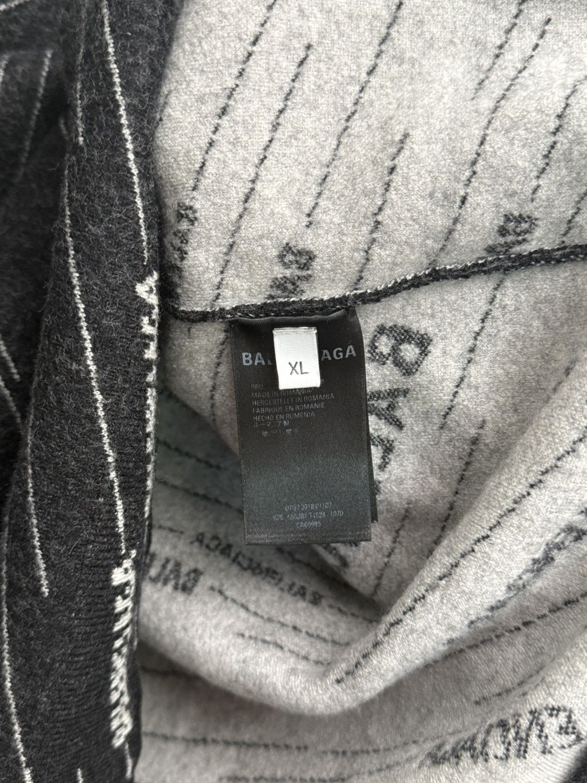 Balenciaga Balenciaga 2018 All Over Logo Wool Sweater Size US XL / EU 56 / 4 - 4 Thumbnail