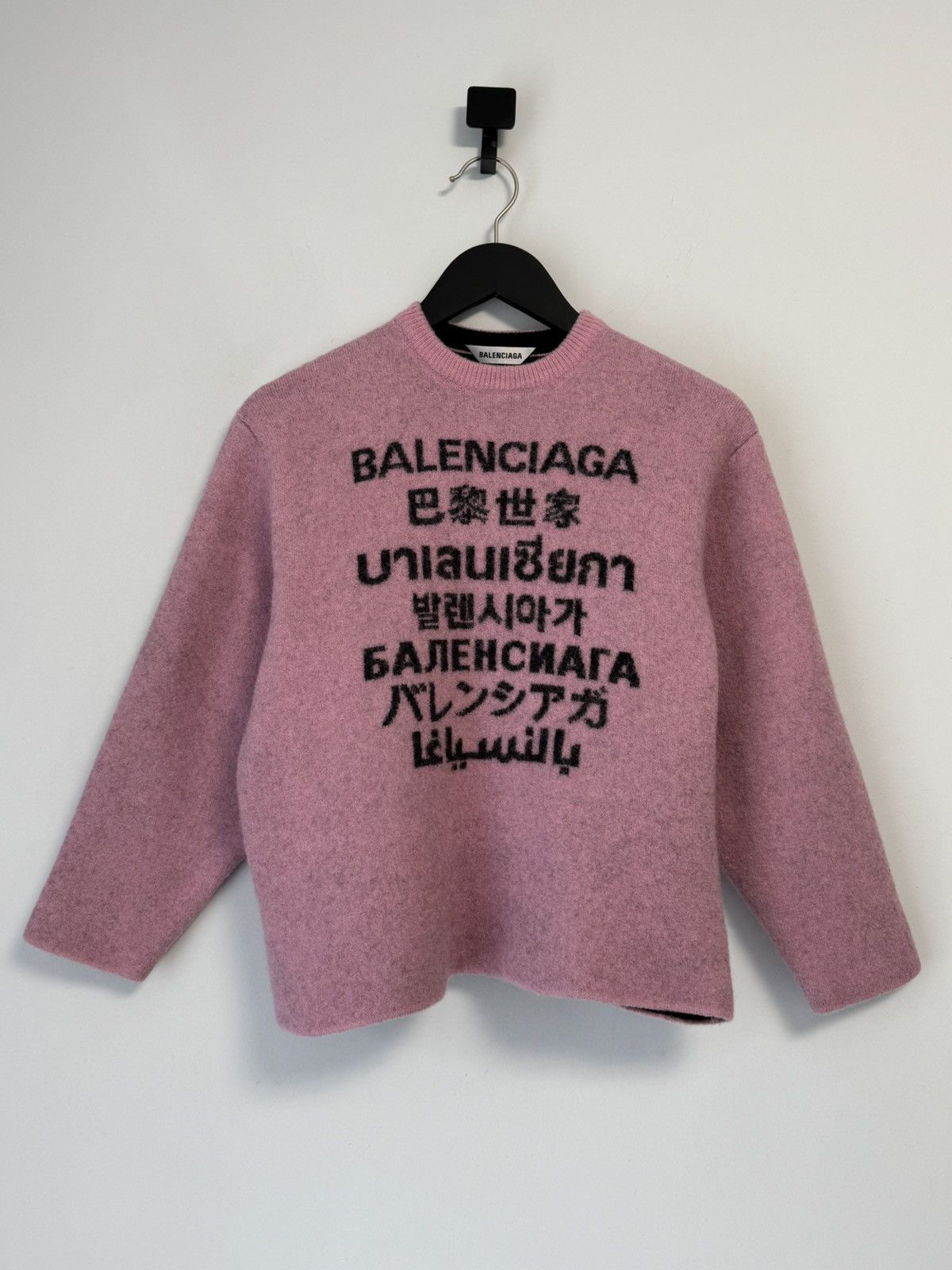 Balenciaga Balenciaga Pink Seven Language Sweater Size XS / US 0-2 / IT 36-38 - 1 Thumbnail