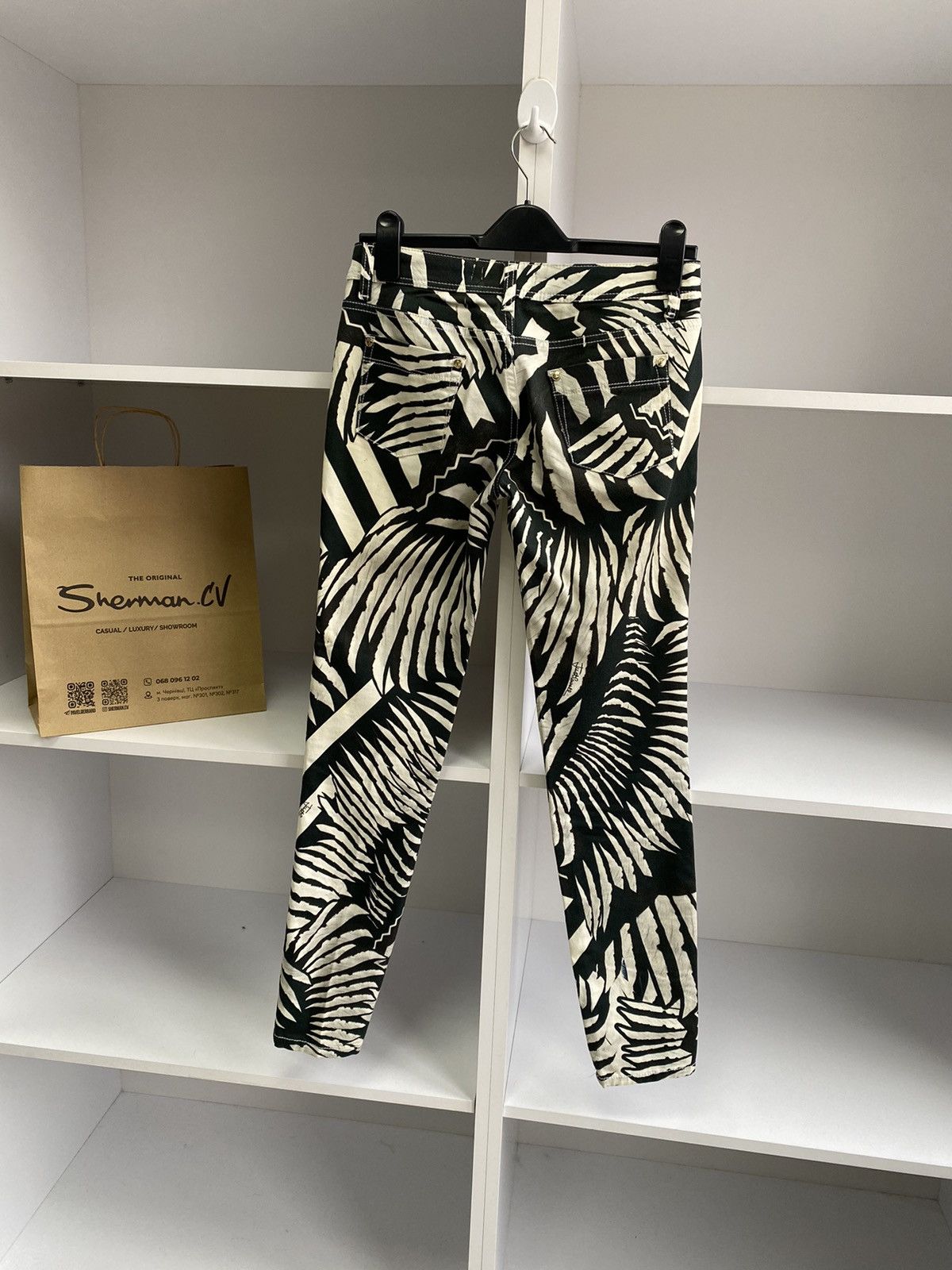 Just Cavalli × Vintage Vintage Just Cavalli Black/White Printed women’s pants Size 27" / US 4 / IT 40 - 20 Thumbnail