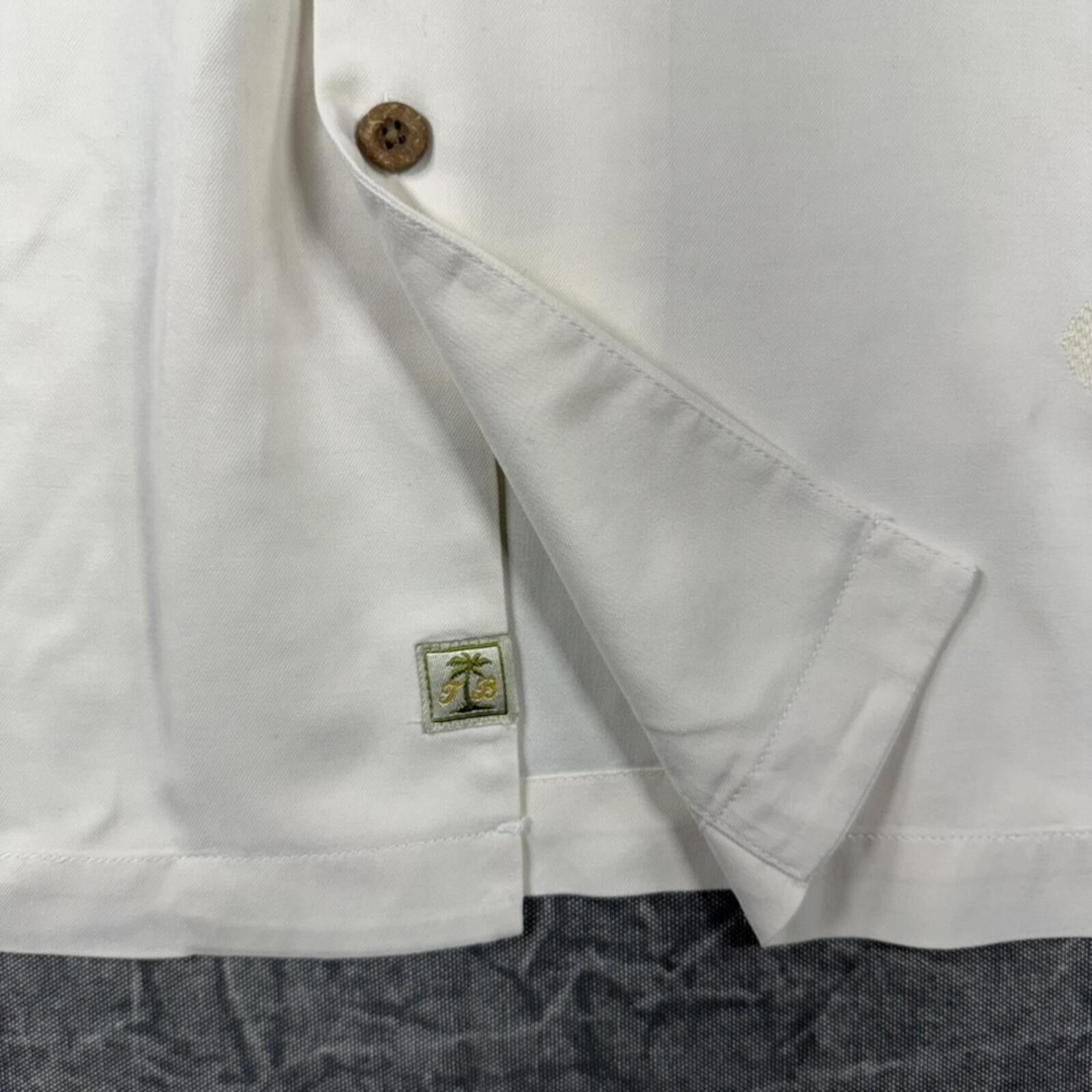 Tommy Bahama Tommy Bahama Shirt Men's L Cream Hawaiian Silk button down Size US L / EU 52-54 / 3 - 3 Thumbnail